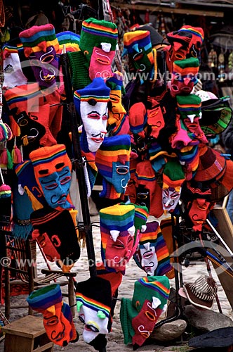  Máscaras à venda durante o Inti Raymi - festival religioso da civilização Inca em homenagem a Inti, o deus-sol, que marca o solstício de inverno  - Cusco - Departamento de Cusco - Peru