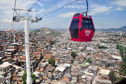  Gôndola do Teleférico do Alemão - operado pela SuperVia - no Complexo do Alemão  - Rio de Janeiro - Rio de Janeiro (RJ) - Brasil