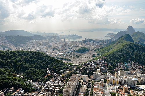  Vista dos prédios no bairro Peixoto a partir do Morro dos Cabritos  - Rio de Janeiro - Rio de Janeiro (RJ) - Brasil