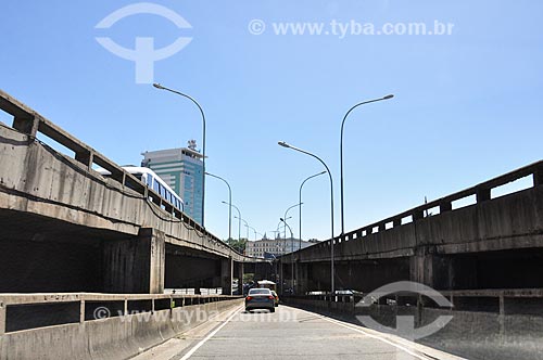  Tráfego no Elevado da Perimetral  - Rio de Janeiro - Rio de Janeiro (RJ) - Brasil