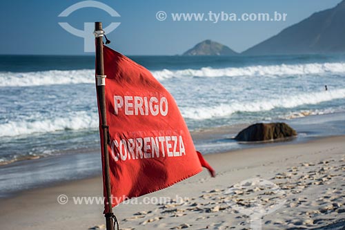  Placa de aviso sobre a correnteza Praia de Grumari  - Rio de Janeiro - Rio de Janeiro (RJ) - Brasil
