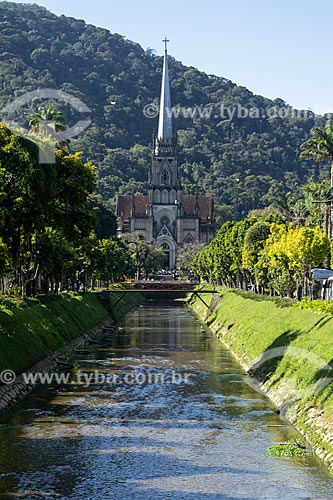  Rio Quitandinha com a Catedral de São Pedro de Alcântara (1846) ao fundo  - Petrópolis - Rio de Janeiro (RJ) - Brasil