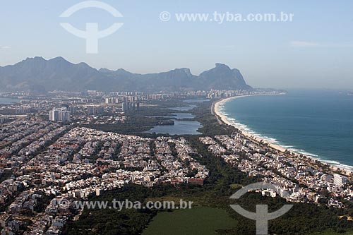  Foto aérea da orla da Praia do Recreio e do Parque Natural Municipal de Marapendi com a Pedra da Gávea ao fundo  - Rio de Janeiro - Rio de Janeiro (RJ) - Brasil
