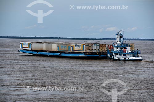  Balsa transportando contêiners no Rio Amazonas  - Parintins - Amazonas (AM) - Brasil