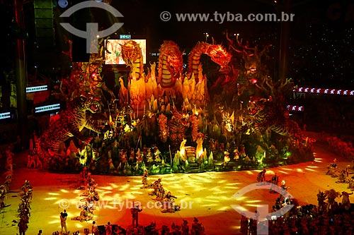  Apresentação do Boi Garantido durante o Festival de Folclore de Parintins no Centro Cultural e Esportivo Amazonino Mendes  - Parintins - Amazonas (AM) - Brasil