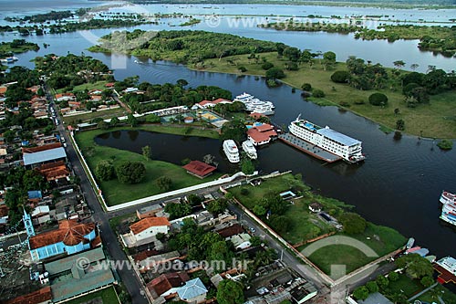  Foto aérea de navio de cruzeiro na cidade de Parintins  - Parintins - Amazonas (AM) - Brasil