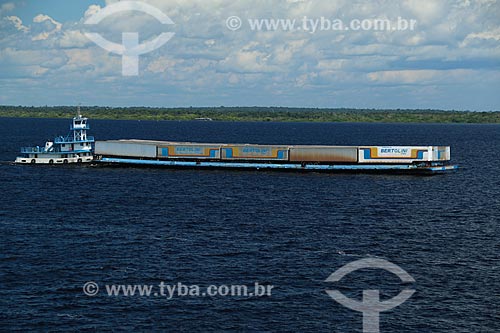  Balsa transportando contêiners no Rio Negro  - Parintins - Amazonas (AM) - Brasil
