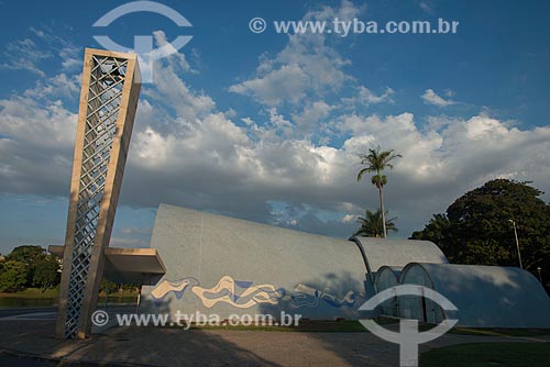  Fachada lateral da Igreja São Francisco de Assis (1943) - também conhecida como Igreja da Pampulha  - Belo Horizonte - Minas Gerais (MG) - Brasil