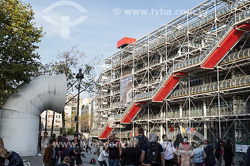  Fachada do Museu de Arte Moderna de Paris (1977) - localizado no Centro Nacional de Arte e Cultura Georges Pompidou  - Paris - Paris - França