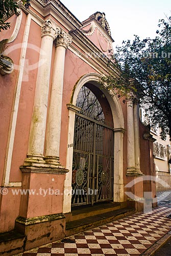  Detalhe da fachada do Solar dos Câmara (1818) - hoje administrado pela Assembléia Legislativa do Estado do Rio Grande do Sul  - Porto Alegre - Rio Grande do Sul (RS) - Brasil