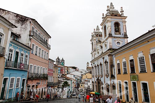  Vista de casarios no Pelourinho com a Igreja de Nossa Senhora do Rosário dos Pretos (século XVIII) à direita  - Salvador - Bahia (BA) - Brasil