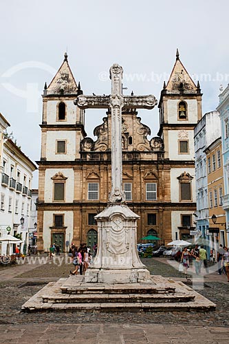  Largo do Cruzeiro de São Francisco com o Convento e Igreja de São Francisco (Século XVIII) ao fundo  - Salvador - Bahia (BA) - Brasil