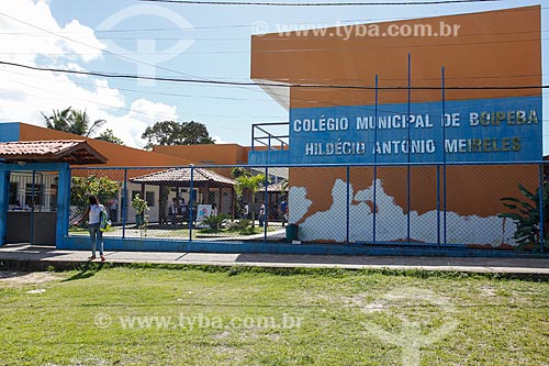  Criança indo para escola de ensino fundamental - Escola Municipal de Boipeba Hildécio Antônio Meireles  - Cairu - Bahia (BA) - Brasil