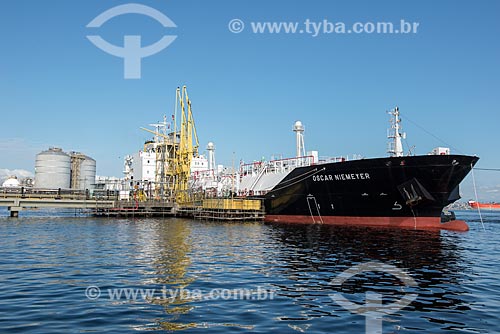  Navio gaseiro atracado na Ilha Redonda para operação de carga e descarga - Terminal Aquaviário Baía de Guanabara (TABG)  - Rio de Janeiro - Rio de Janeiro (RJ) - Brasil