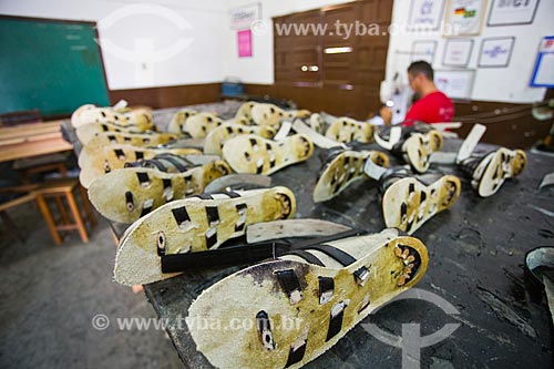  Calçados produzidos pela Arteza, cooperativa de produção de calçados, bolsas e roupas, feitos com couro de cabra  - Cabaceiras - Paraíba (PB) - Brasil