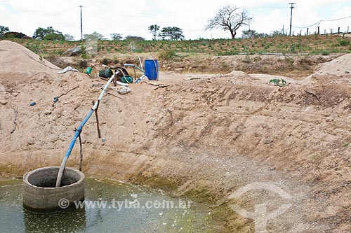  Poço de água que abastece plantação no Povoado de Ribeira  - Cabaceiras - Paraíba (PB) - Brasil