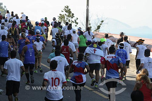  Atletas na Avenida Niemeyer durante a Meia Maratona Internacional do Rio de Janeiro  - Rio de Janeiro - Rio de Janeiro (RJ) - Brasil