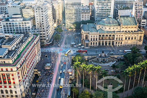  Vista de cima da Praça Ramos de Azevedo, Viaduto do Chá - à esquerda - e o Theatro Municipal de São Paulo (1911)  - São Paulo - São Paulo (SP) - Brasil