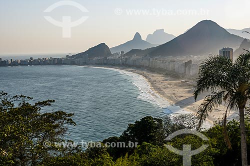  Vista da Praia do Leme e da Praia de Copacabana a partir do Forte Duque de Caxias com o Morro Dois Irmãos e a Pedra da Gávea ao fundo  - Rio de Janeiro - Rio de Janeiro (RJ) - Brasil