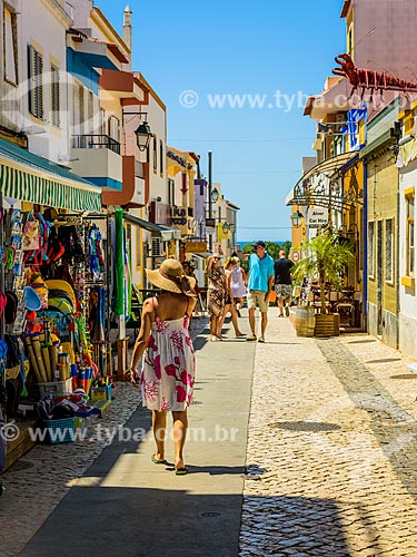  Lojas em rua na freguesia de Alvor  - Concelho de Portimão - Distrito de Faro - Portugal