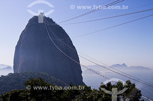  Bondinho do Pão de Açúcar fazendo a travessia entre o Morro da Urca e o Pão de Açúcar  - Rio de Janeiro - Rio de Janeiro (RJ) - Brasil