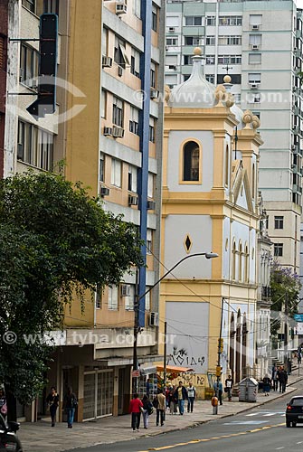  Vista da Avenida Independência com a fachada lateral da Igreja de Nossa Senhora da Conceição (1889)  - Porto Alegre - Rio Grande do Sul (RS) - Brasil