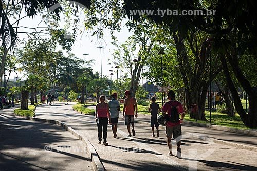  Pessoas caminhando no Parque Potycabana  - Teresina - Piauí (PI) - Brasil