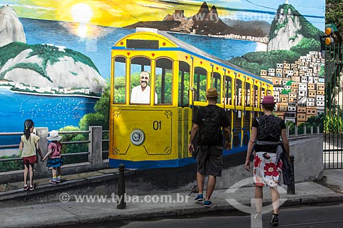  Muro com grafite próximo ao Morro do Curvelo - homenagem ao maquinista Nelson Corrêa da Silva, morto no acidente com o bonde de Santa Teresa em 2011  - Rio de Janeiro - Rio de Janeiro (RJ) - Brasil
