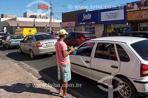  Vendedor ambulante na Rua Coelho de Resende  - Teresina - Piauí (PI) - Brasil