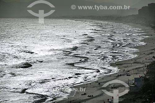  Vista do entardecer na orla da Praia da Barra da Tijuca  - Rio de Janeiro - Rio de Janeiro (RJ) - Brasil