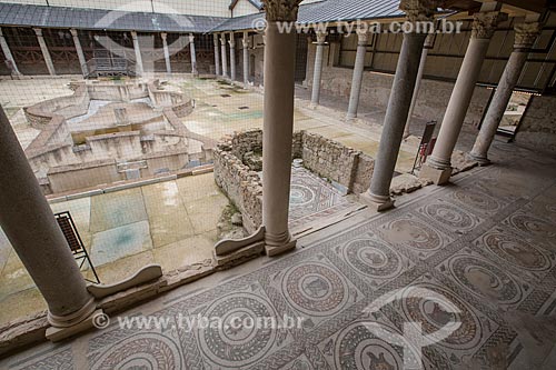  Ruínas do peristilo na Villa Romana del Casale - antiga palácio construído no século IV  - Piazza Armerina - Província de Enna - Itália