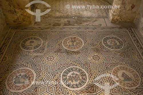  Detalhe de mosaico do cubículo de Eros e Psiquê na Villa Romana del Casale - antiga palácio construído no século IV  - Piazza Armerina - Província de Enna - Itália
