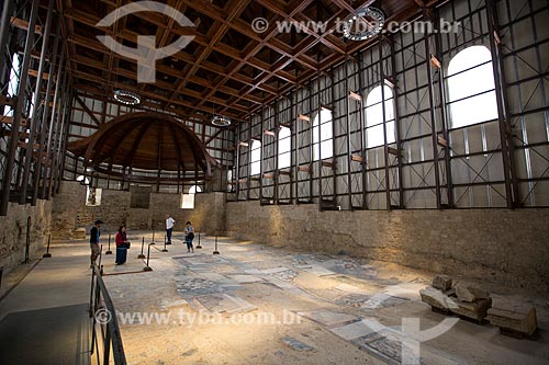  Interior da Basílica na Villa Romana del Casale - antiga palácio construído no século IV  - Piazza Armerina - Província de Enna - Itália