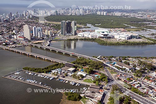  Foto aérea do Cabanga Iate Clube de Pernambuco com o Shopping Rio Mar e o Parque dos Manguezais ao fundo  - Recife - Pernambuco (PE) - Brasil