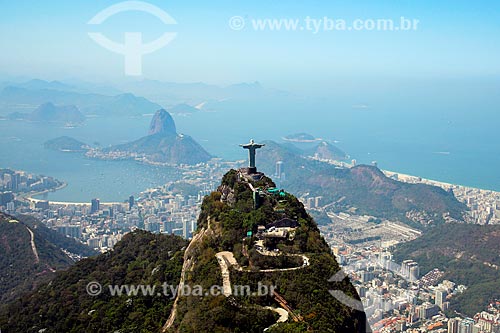  Foto aérea do Cristo Redentor (1931) com o Pão de Açúcar ao fundo  - Rio de Janeiro - Rio de Janeiro (RJ) - Brasil