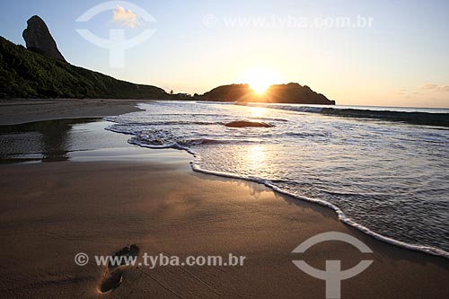  Pôr do sol na Praia do Meio - Arquipélago de Fernando de Noronha  - Fernando de Noronha - Pernambuco (PE) - Brasil