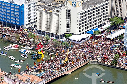  Foto aérea do desfile do bloco de carnaval de rua Galo da Madrugada  - Recife - Pernambuco (PE) - Brasil