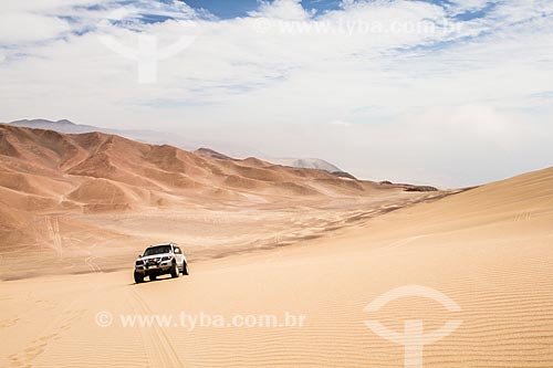  Carro no Deserto do Atacama  - Iquique - Província de Iquique - Chile