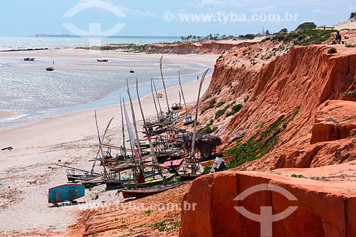  Jangadas ancoradas na orla da Praia de Canoa Quebrada  - Aracati - Ceará (CE) - Brasil