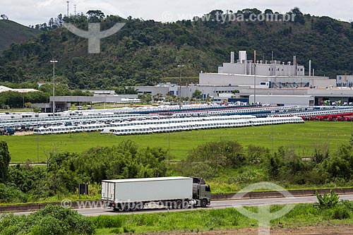  Trecho do Km 773 da Rodovia BR-040 com o pátio da montadora Mercedes-Benz ao fundo  - Juiz de Fora - Minas Gerais (MG) - Brasil