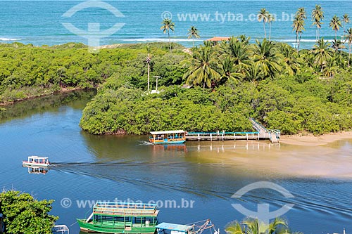  Barco na orla de Jequiá da Praia  - Jequiá da Praia - Alagoas (AL) - Brasil