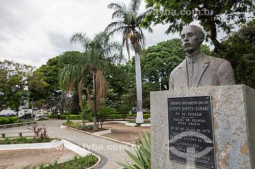  Busto de Alberto Santos Dumont na Praça Bagatelle  - Belo Horizonte - Minas Gerais (MG) - Brasil