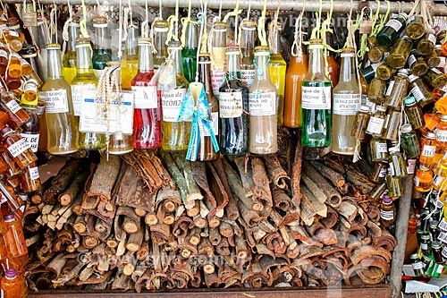  Garrafadas à venda na Feira do feitiço - Mercado Ver-o-peso (Século XVII)  - Belém - Pará (PA) - Brasil