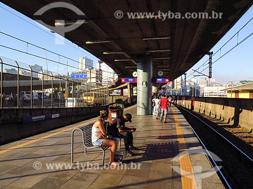  Passageiros em estação do metrô de Porto Alegre  - Porto Alegre - Rio Grande do Sul (RS) - Brasil