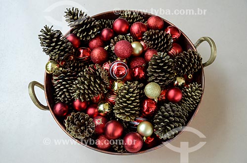  Bolas de Natal e outras decorações natalinas 