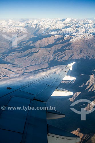  Vista de asa de avião e da Cordilheira dos Andes durante sobrevoo próximo a Santiago  - Santiago - Província de Santiago - Chile