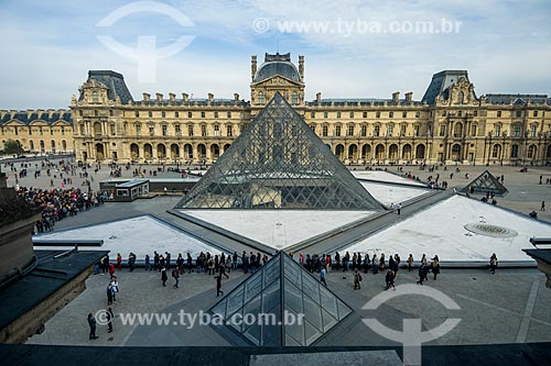  Pirâmide do Louvre (1989) no pátio principal do Palais du Louvre (Palácio do Louvre)  - Paris - Paris - França
