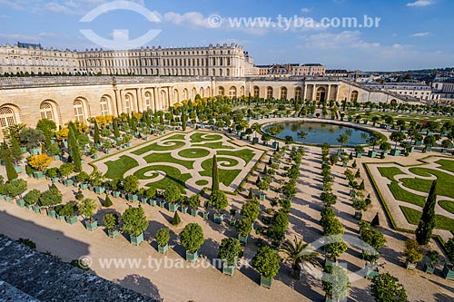  Jardim renascentista do Château de Versailles (Palácio de Versalhes) - residência oficial da monarquia da Francesa entre os anos de 1682 a 1789  - Versalhes - Yvelines - França