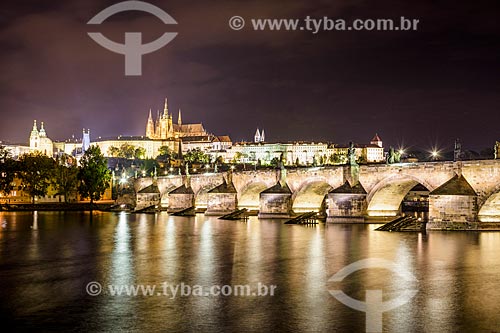  Vista do Rio Moldava com Katedrála svatého Víta (Catedral de São Vito) no Pra?ský Hrad (Castelo de Praga) ao fundo  - Praga - Região da Boêmia Central - República Tcheca