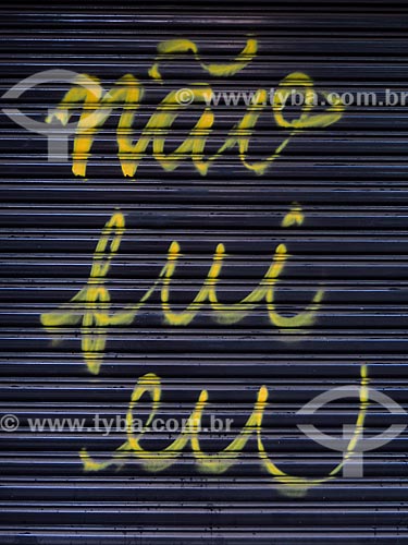  Grafite em loja da Avenida Rio Branco  - Rio de Janeiro - Rio de Janeiro (RJ) - Brasil